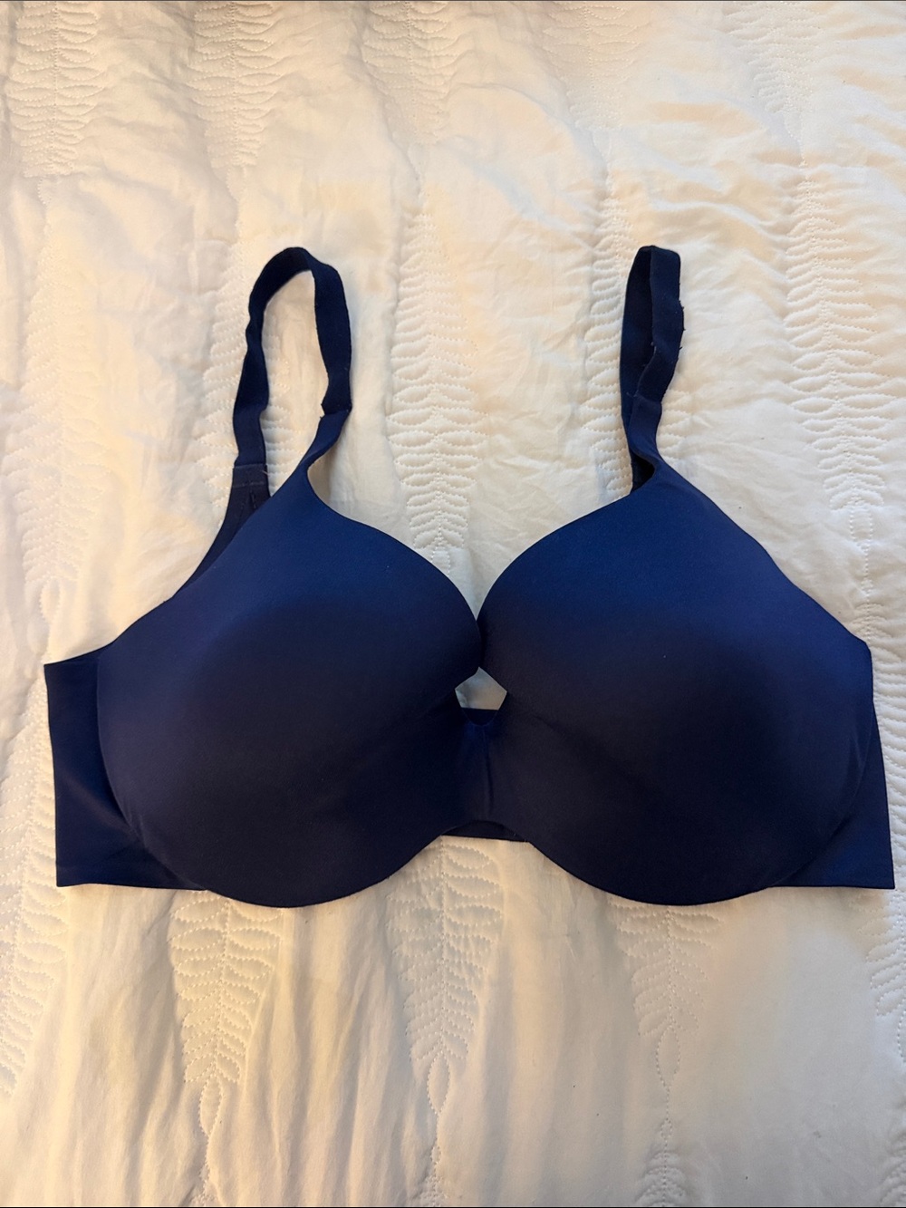 Victoria's Secret Navy Seamless T-Shirt Bra incredible 36DD